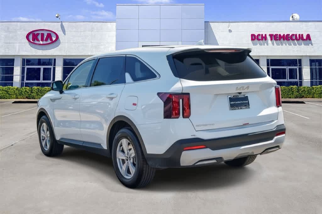 Used 2026 Kia Sorento LX FWD image 6