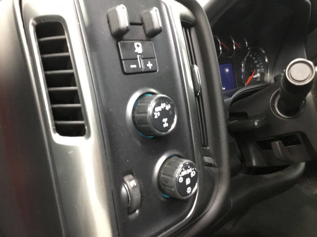 Used 2018 Chevrolet Silverado 1500 LT w/ All Star Edition AWD/4WD image 9