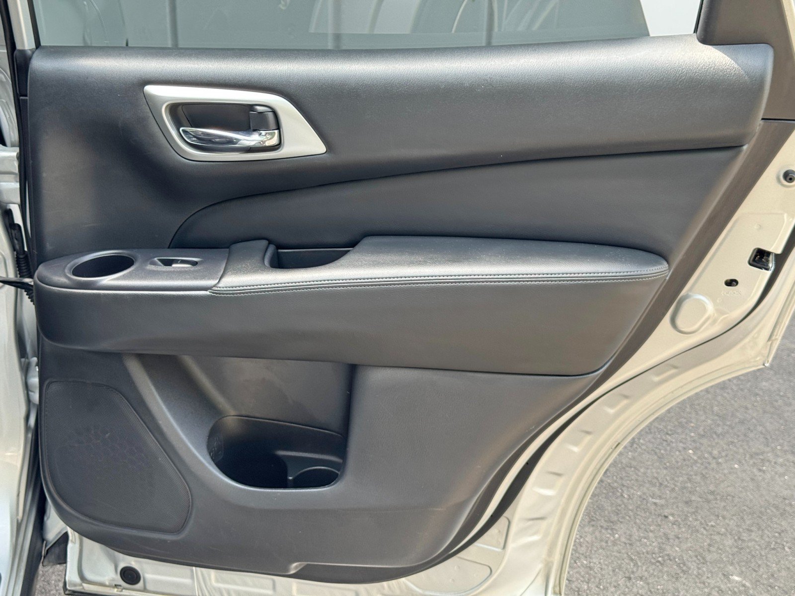 Used 2020 Nissan Pathfinder Platinum FWD image 44