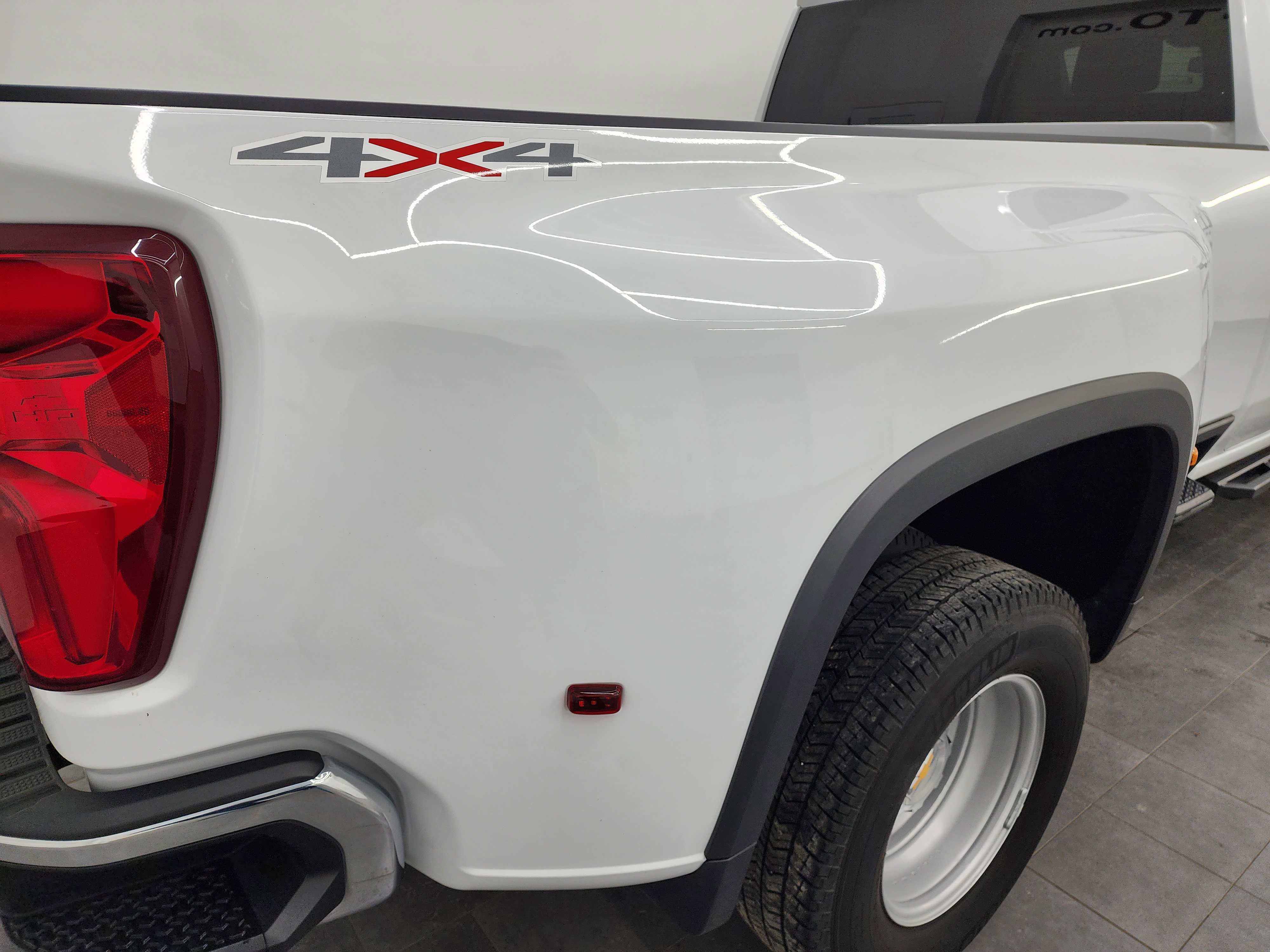 Used 2024 Chevrolet Silverado 3500 LT w/ Convenience Package image 28