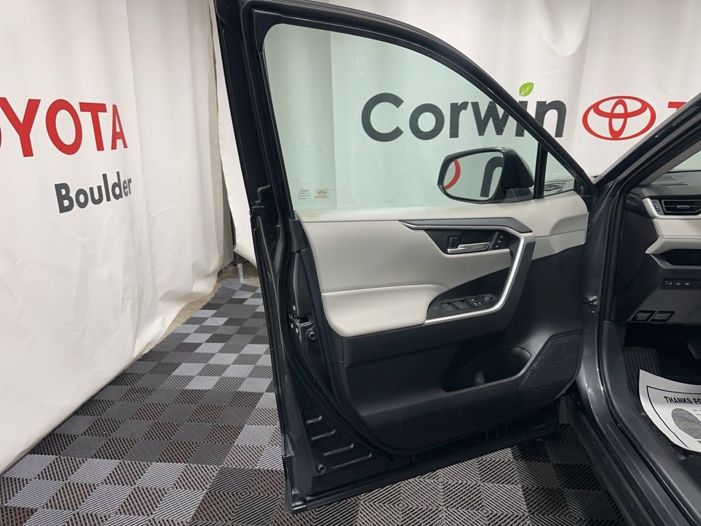 Used 2025 Toyota RAV4 XLE Premium image 19