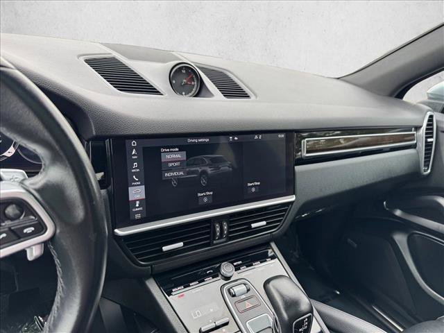 Used 2020 Porsche Cayenne AWD/4WD image 14