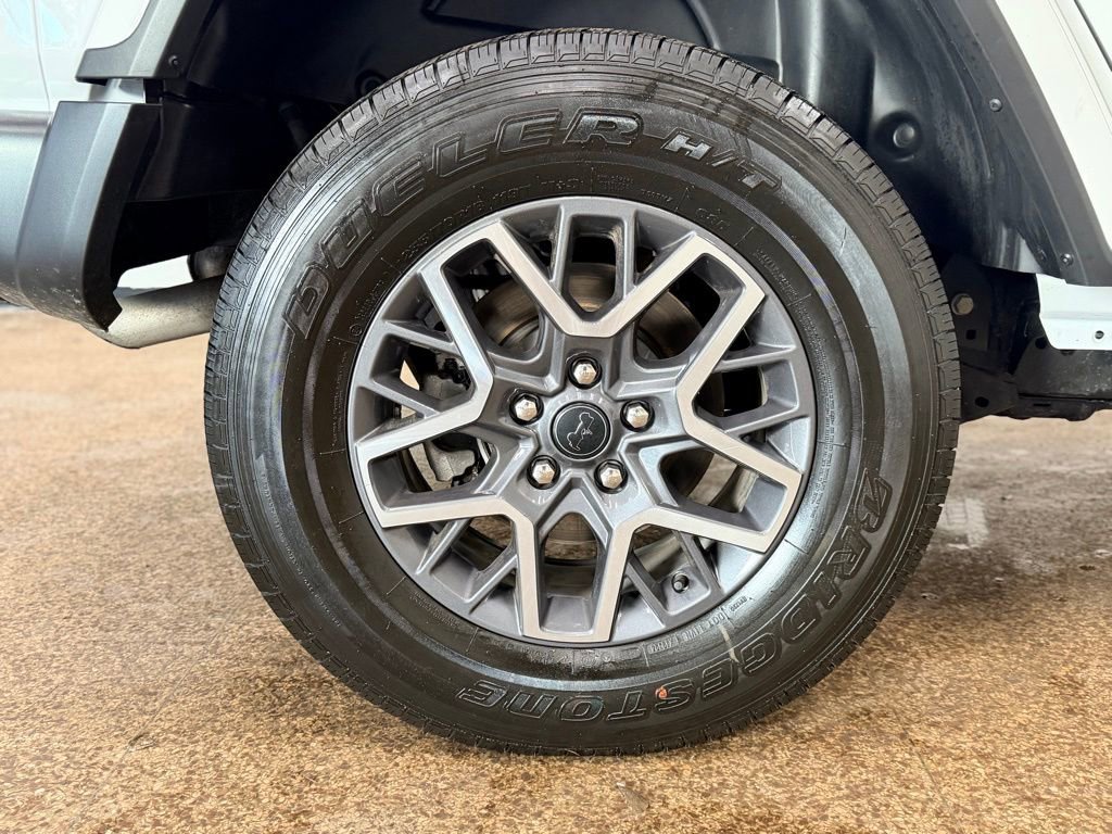 Used 2025 Jeep Wrangler Sahara AWD/4WD image 26