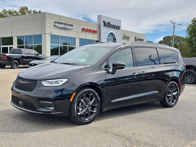 New 2026 Chrysler Pacifica Limited w/ S Appearance Package