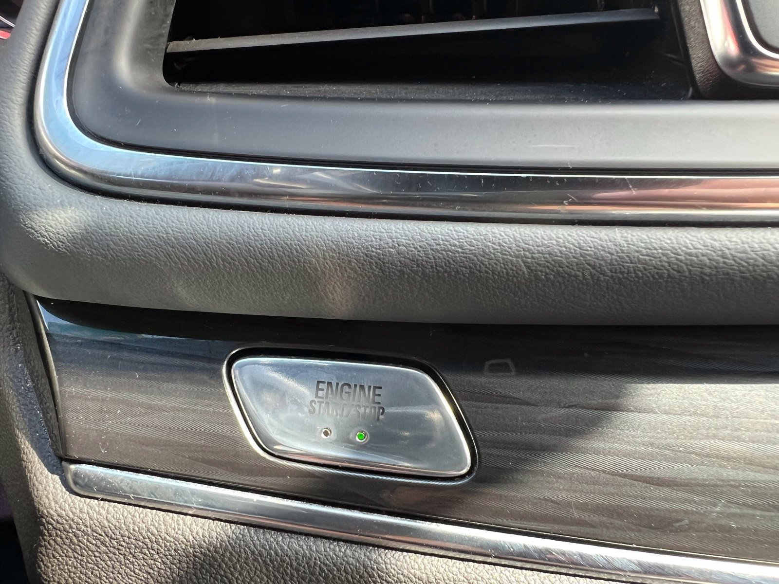 Used 2023 Buick Enclave Essence FWD image 39