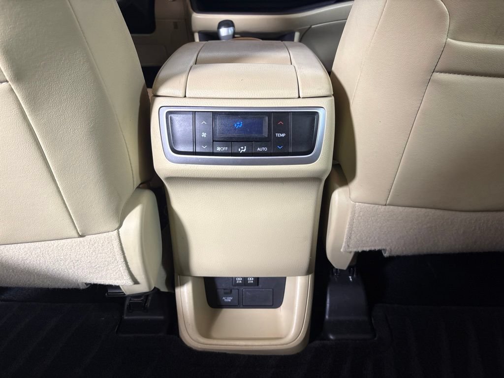 Used 2017 Toyota Highlander Limited FWD image 27
