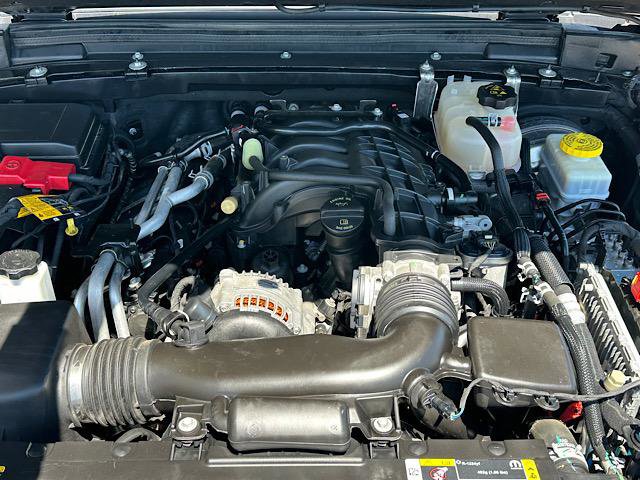 Used 2022 Jeep Wrangler Unlimited Sahara w/ LED Lighting Group AWD/4WD image 12