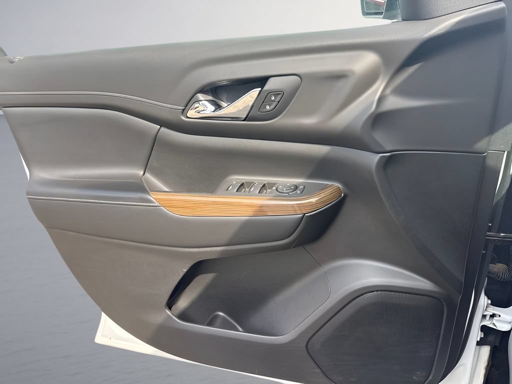 Used 2020 GMC Acadia SLE w/ LPO, Floor Liner Package FWD image 23