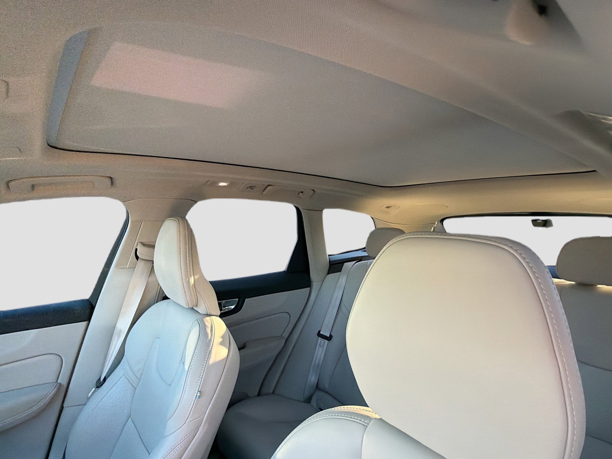 Used 2025 Volvo XC60 B5 Ultra w/ Climate Package image 27