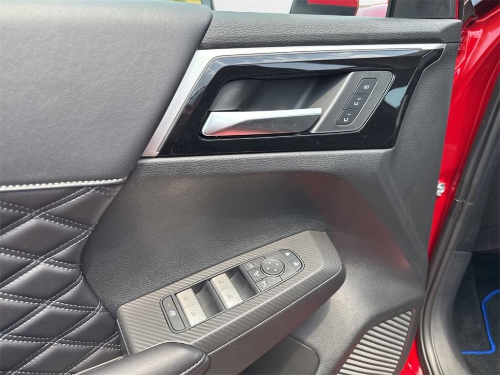 New 2025 Mitsubishi Outlander SEL image 30
