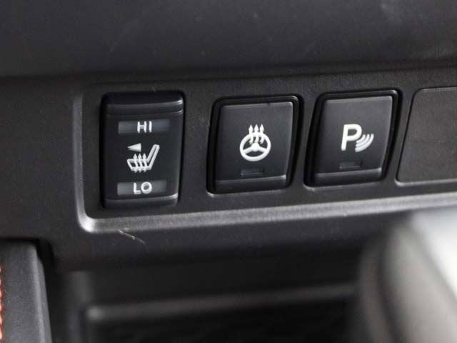 Used 2025 Nissan Frontier PRO-4X w/ Pro Convenience Package AWD/4WD image 13