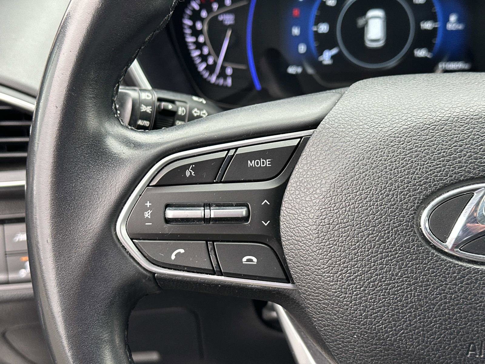 Used 2020 Hyundai Santa Fe SEL w/ Convenience + Premium Package image 31