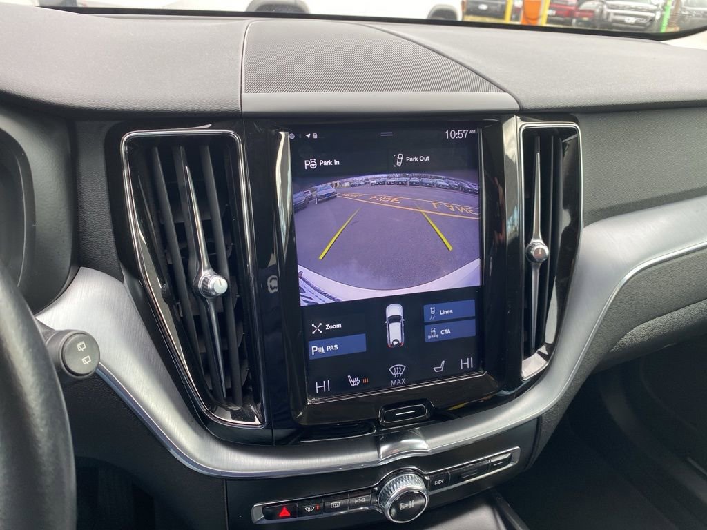 Used 2019 Volvo XC60 T6 Momentum w/ Premium Package image 12