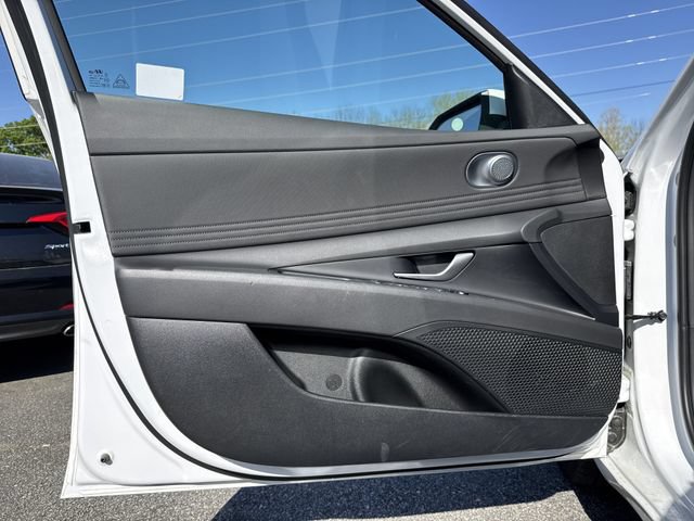 Used 2025 Hyundai Elantra SEL FWD image 10