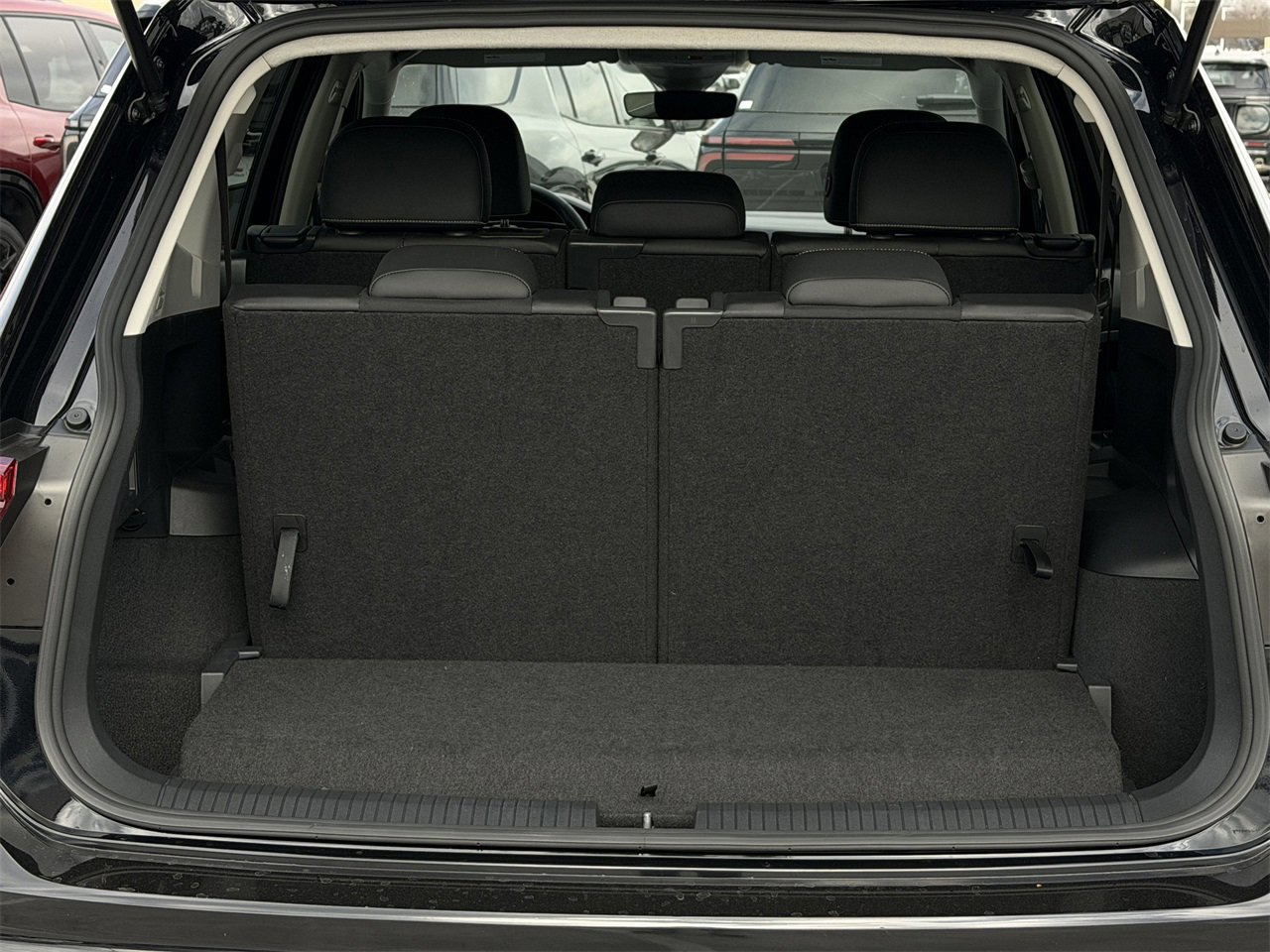 Used 2023 Volkswagen Tiguan SE image 28