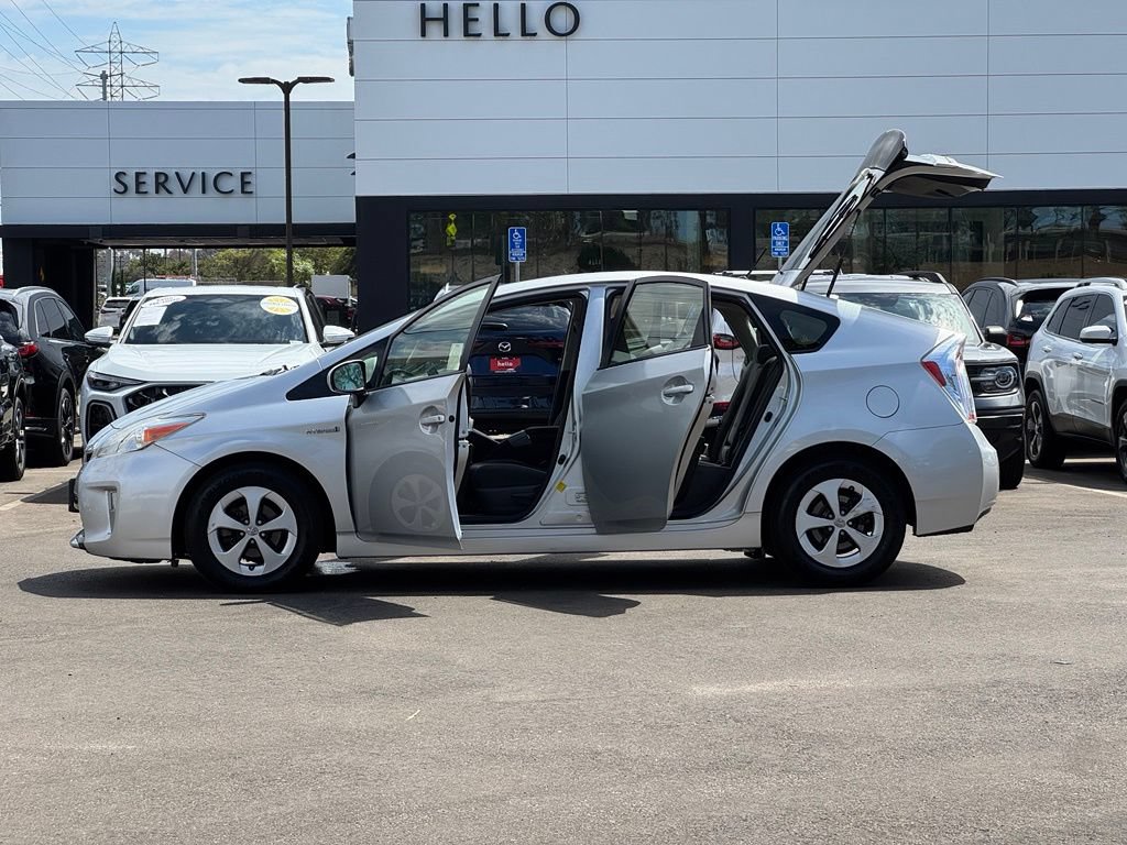 Used 2015 Toyota Prius Two FWD image 27