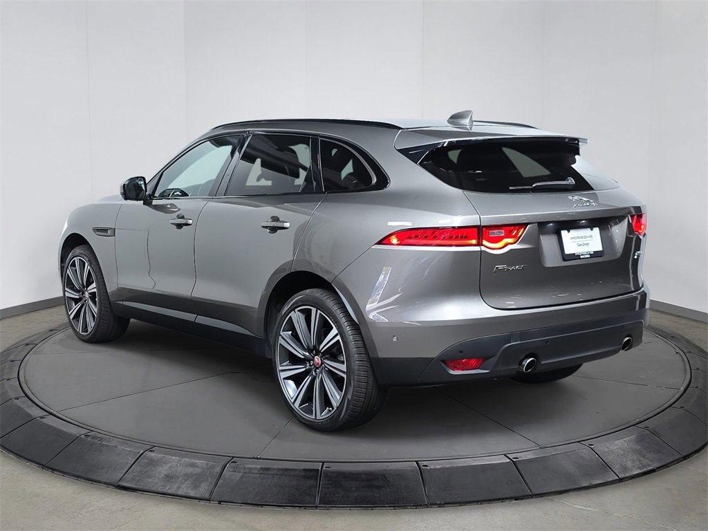 Used 2019 Jaguar F-PACE Prestige image 3
