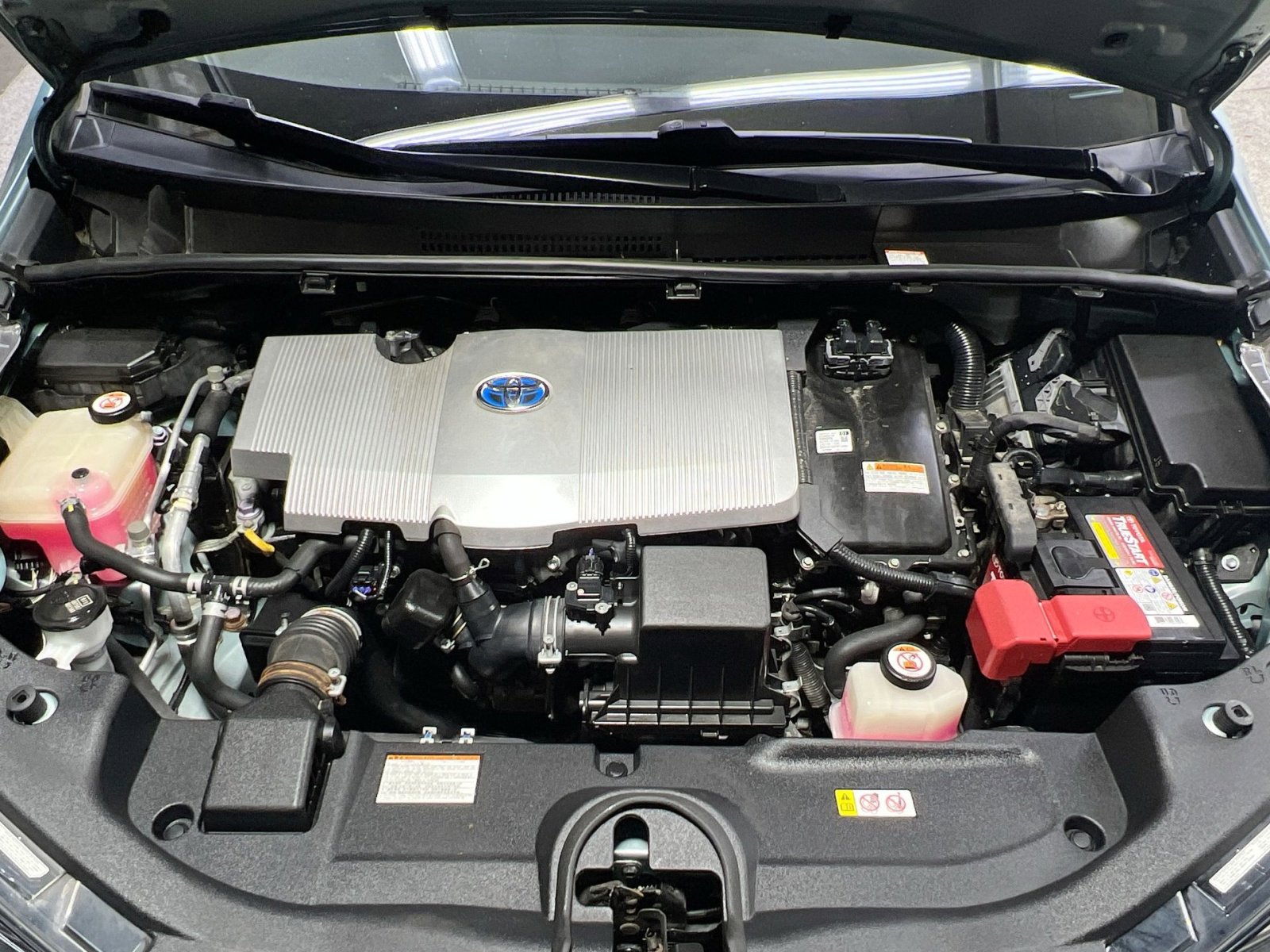 Used 2019 Toyota Prius LE image 32