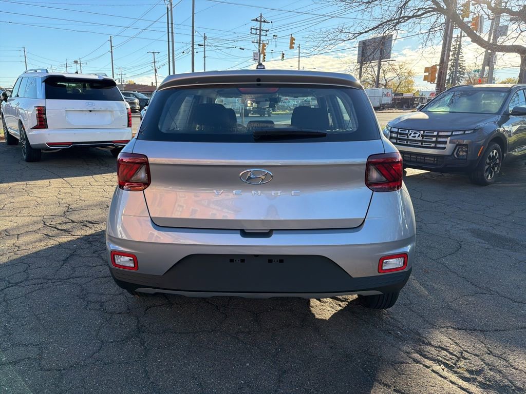 New 2026 Hyundai Venue SE image 6