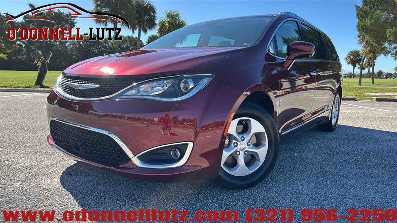 Used 2017 Chrysler Pacifica Touring-L Plus w/ Advanced Safetytec Group