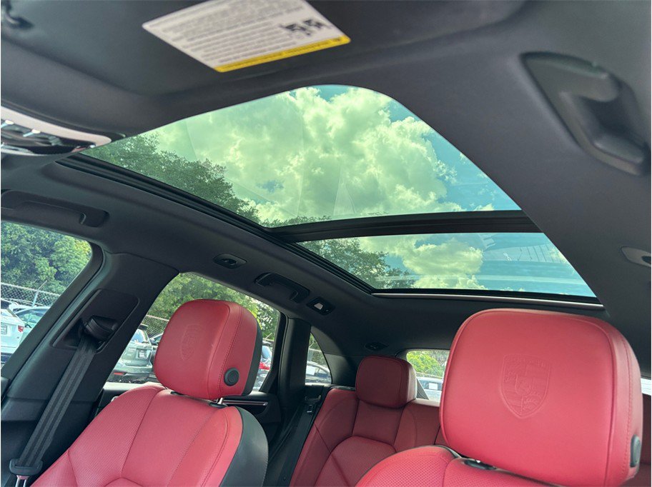 Used 2018 Porsche Macan GTS AWD/4WD image 40