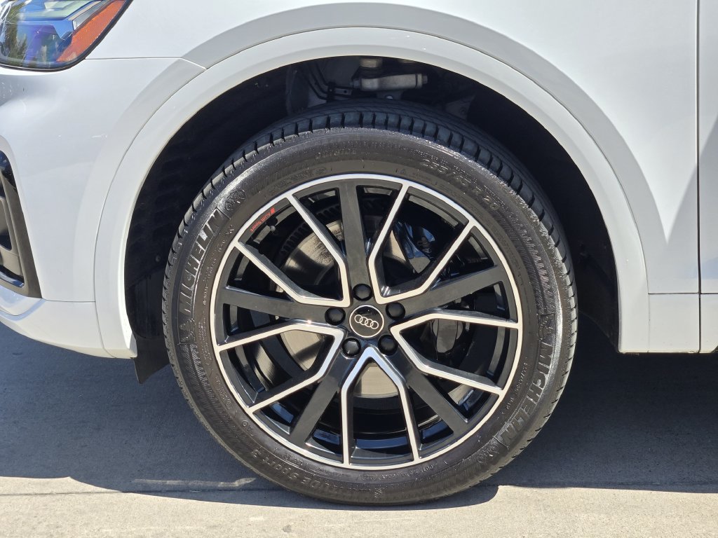 Certified 2023 Audi SQ5 Premium Plus w/ Premium Plus Package AWD/4WD image 13