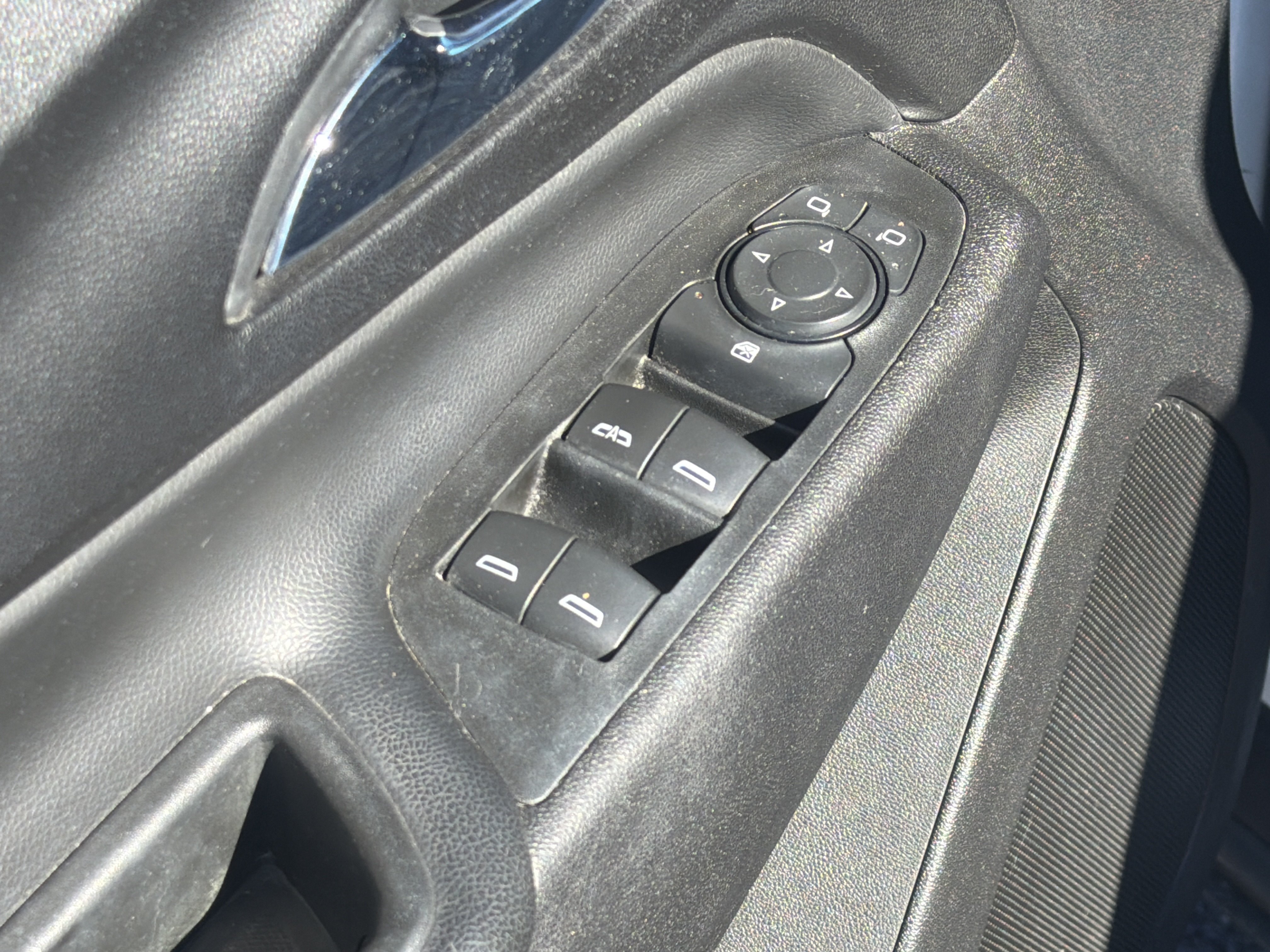 Used 2020 Chevrolet Equinox LT AWD/4WD image 19