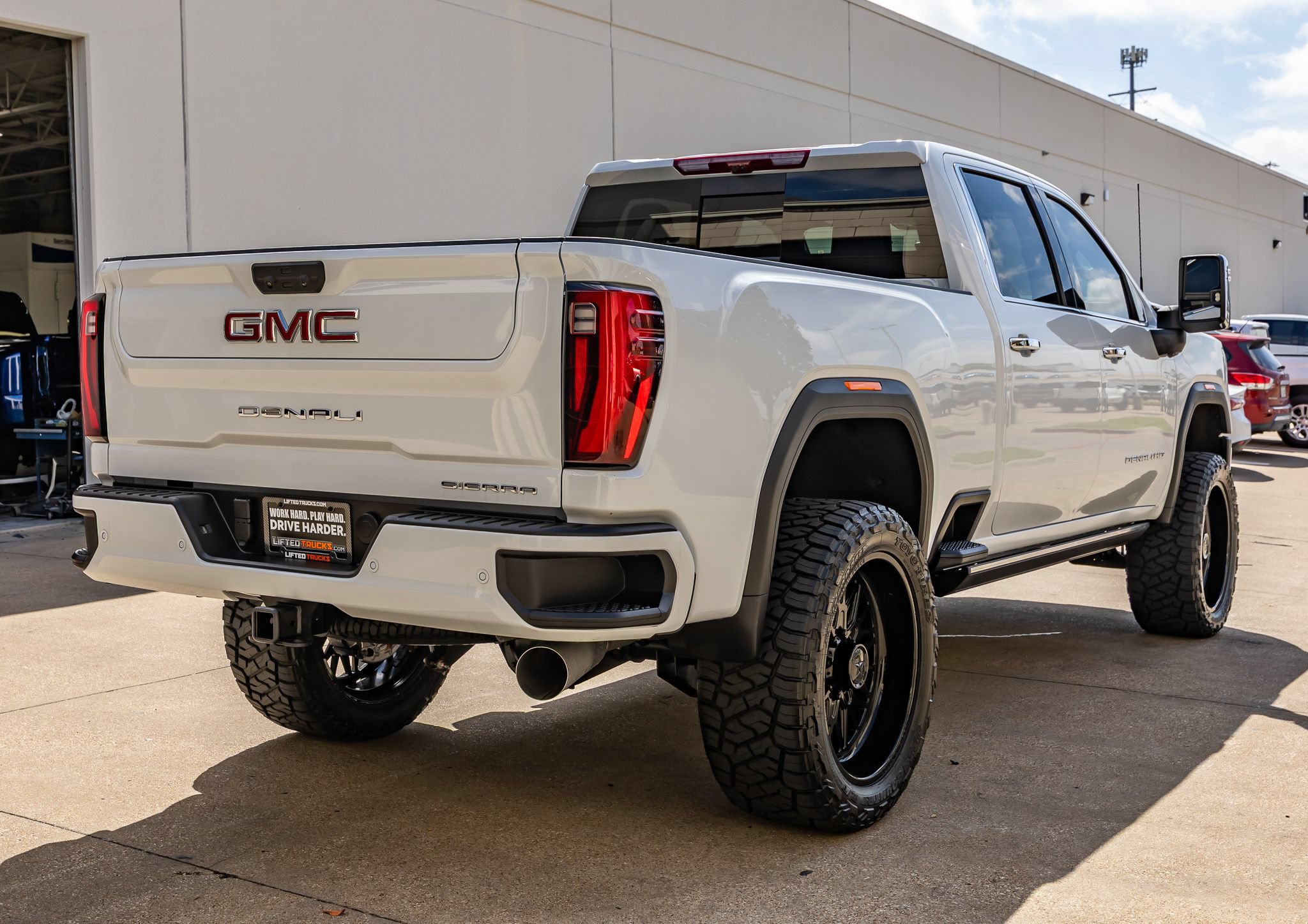 Used 2026 GMC Sierra 2500 Denali Ultimate AWD/4WD image 10