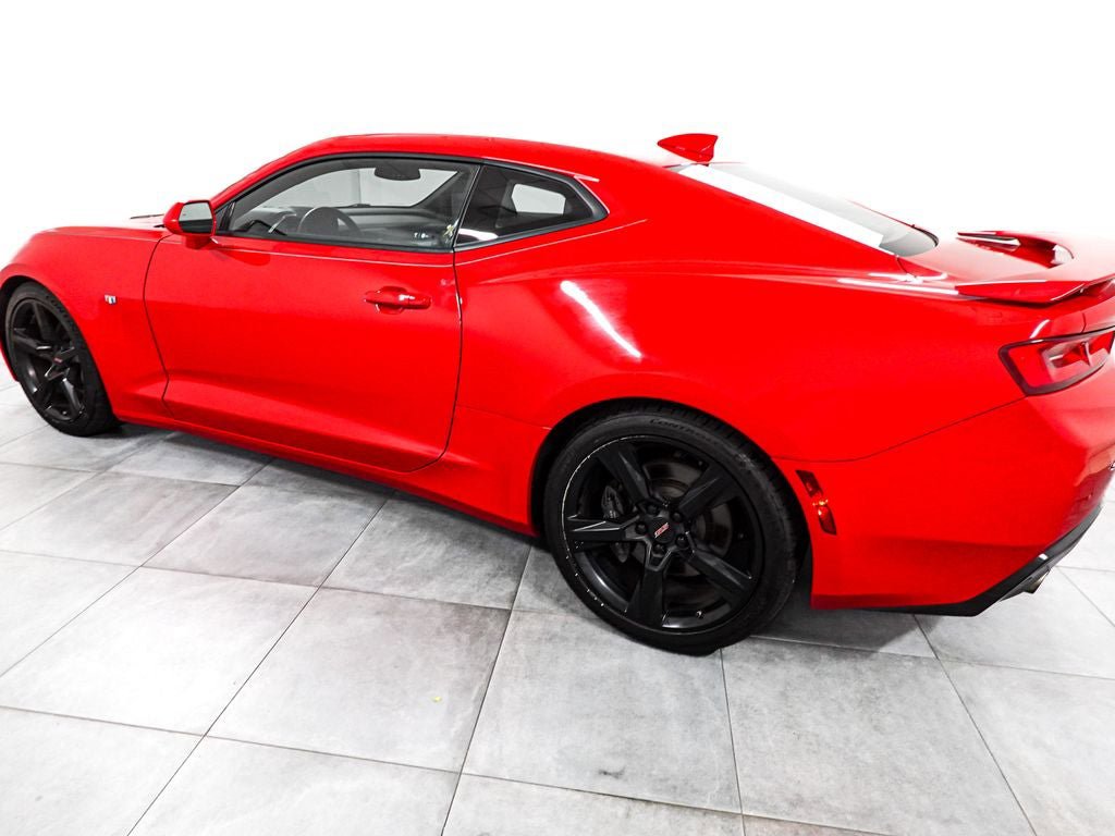 Used 2018 Chevrolet Camaro SS RWD image 5