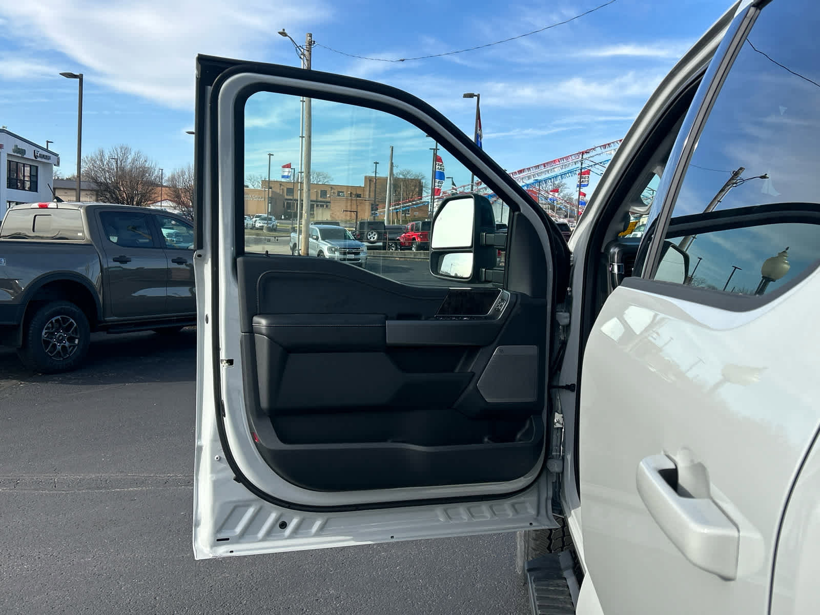 New 2026 Ford F250 Lariat w/ Black Appearance Package image 22