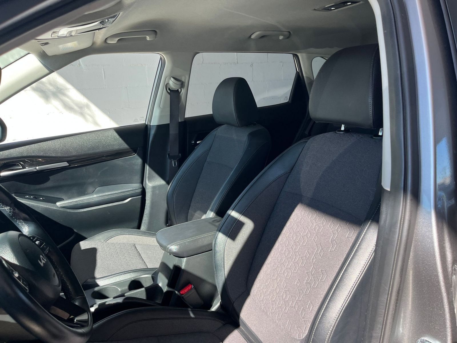 Used 2025 Kia Seltos S image 38