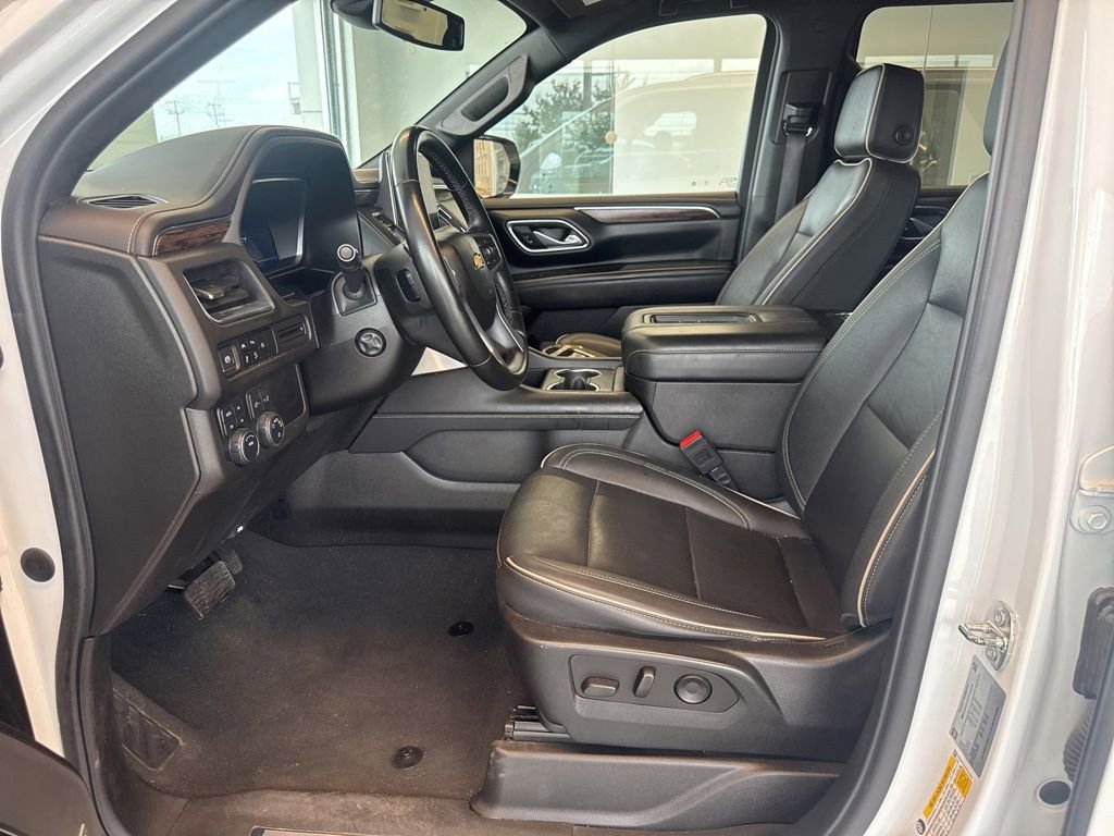 Used 2023 Chevrolet Suburban Premier AWD/4WD image 7