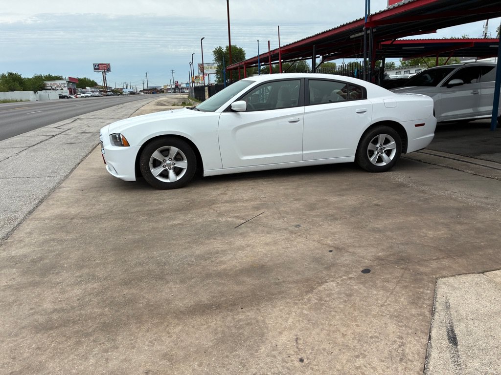 Used 2013 Dodge Charger SE RWD image 13