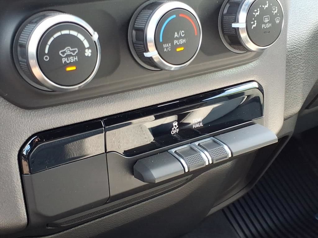 Used 2023 RAM 1500 Big Horn AWD/4WD image 8