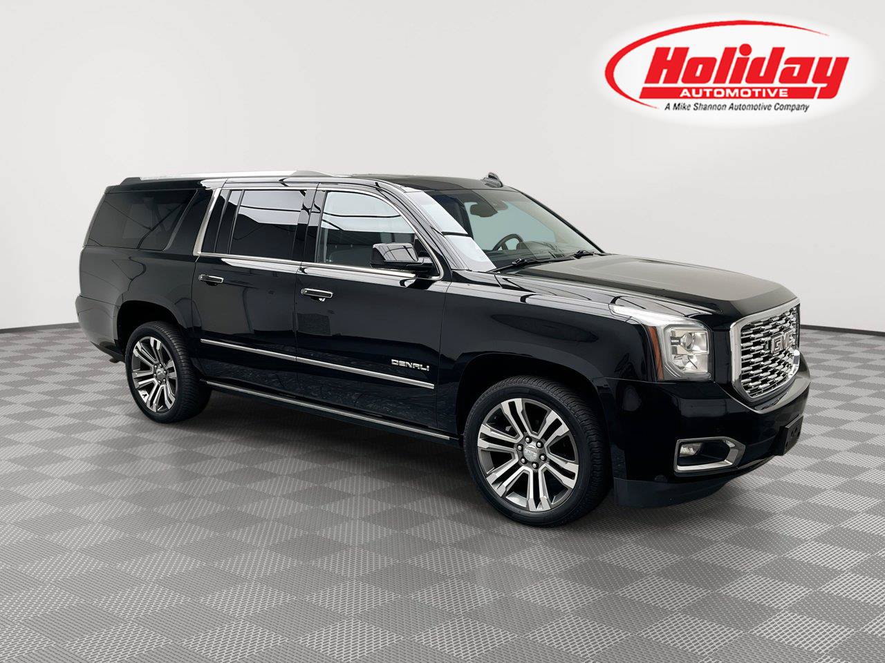 Used 2018 GMC Yukon XL Denali w/ Denali Ultimate Package AWD/4WD image 1