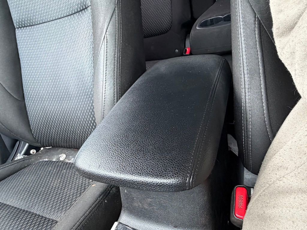 Used 2017 Mitsubishi Outlander FWD image 14