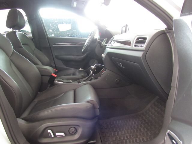 Used 2016 Audi Q3 2.0T Prestige w/ Prestige Package AWD/4WD image 19