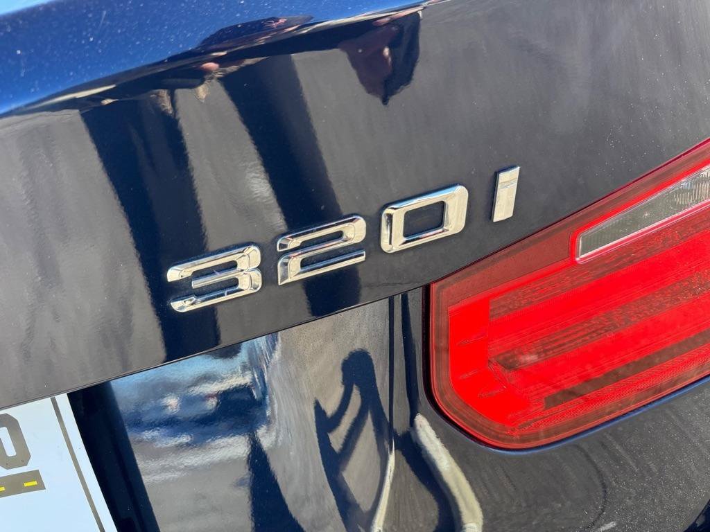 Used 2014 BMW 320i xDrive Sedan AWD/4WD image 14