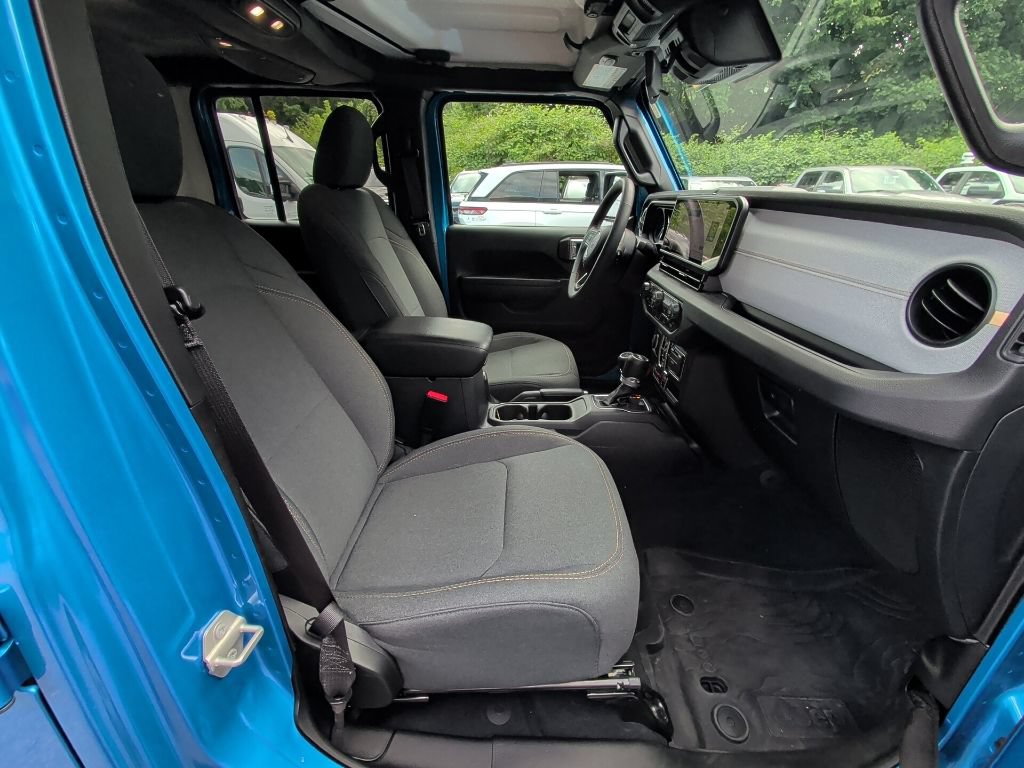 Used 2024 Jeep Wrangler Unlimited AWD/4WD image 17