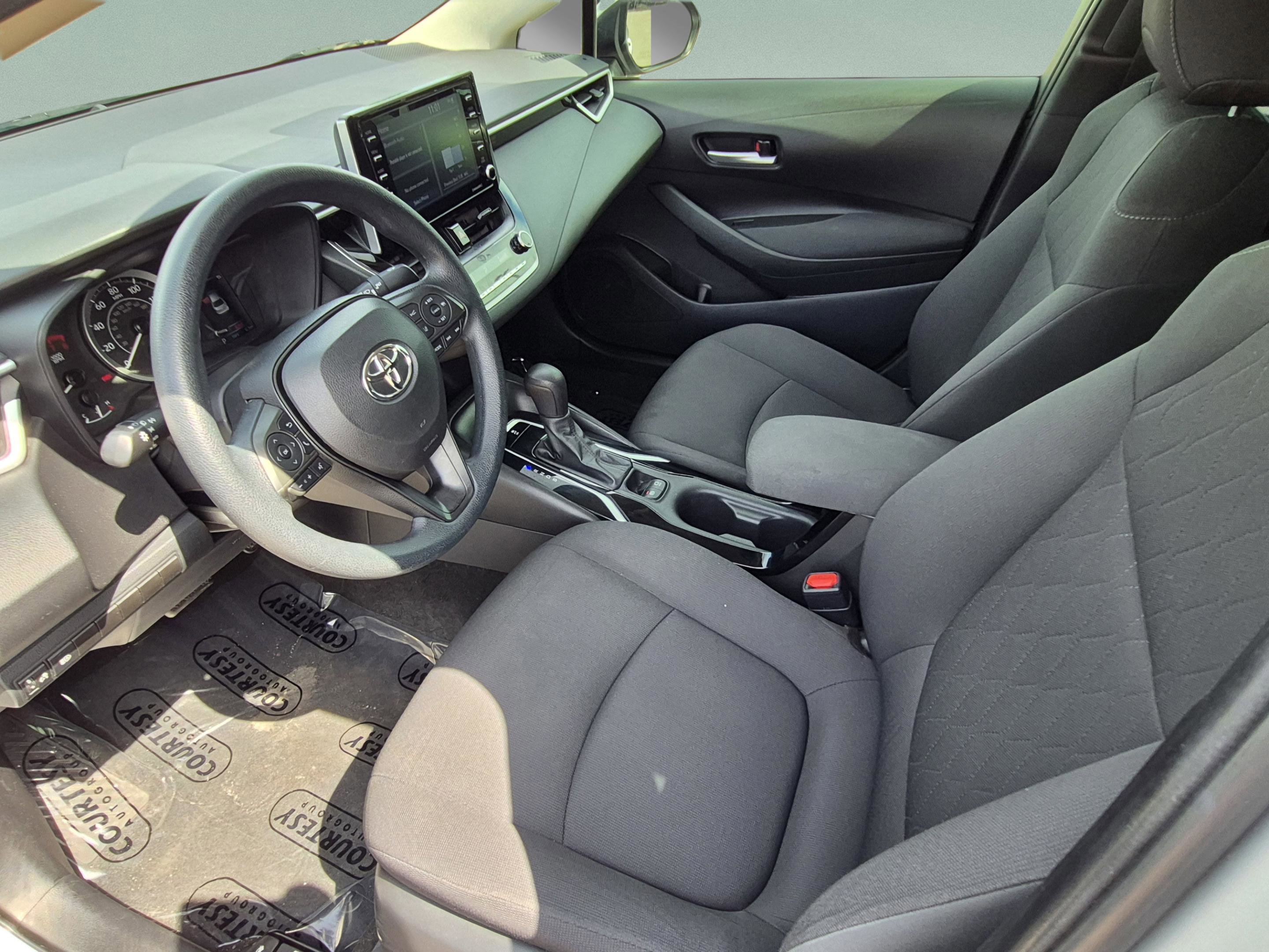 Used 2021 Toyota Corolla LE FWD image 17