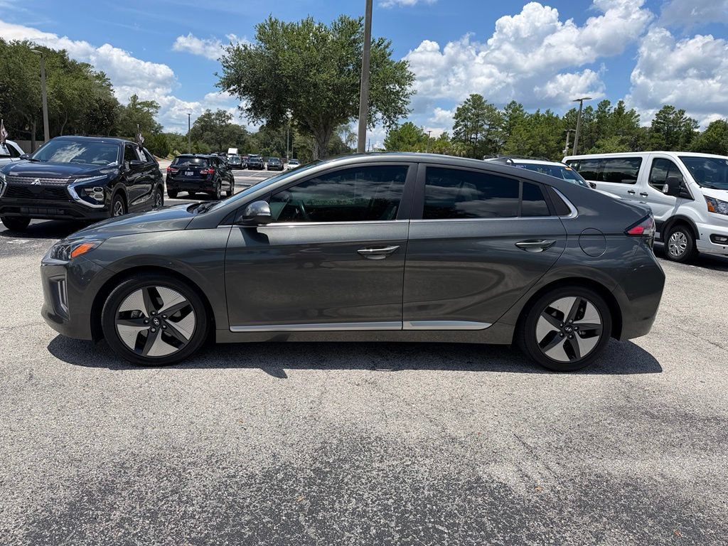 Used 2022 Hyundai Ioniq SEL FWD image 4