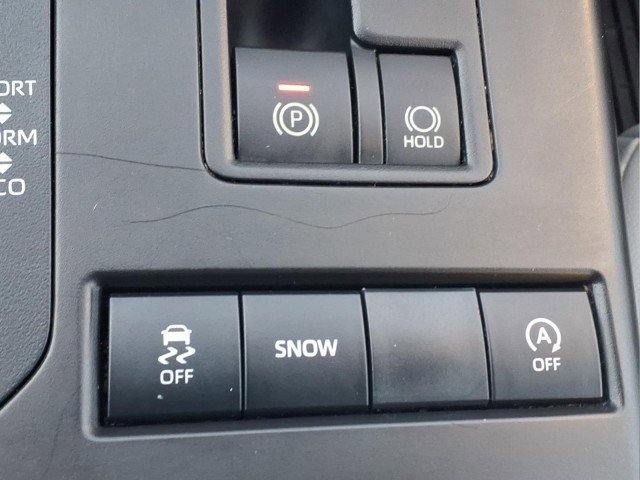 Used 2020 Toyota Highlander XLE image 17