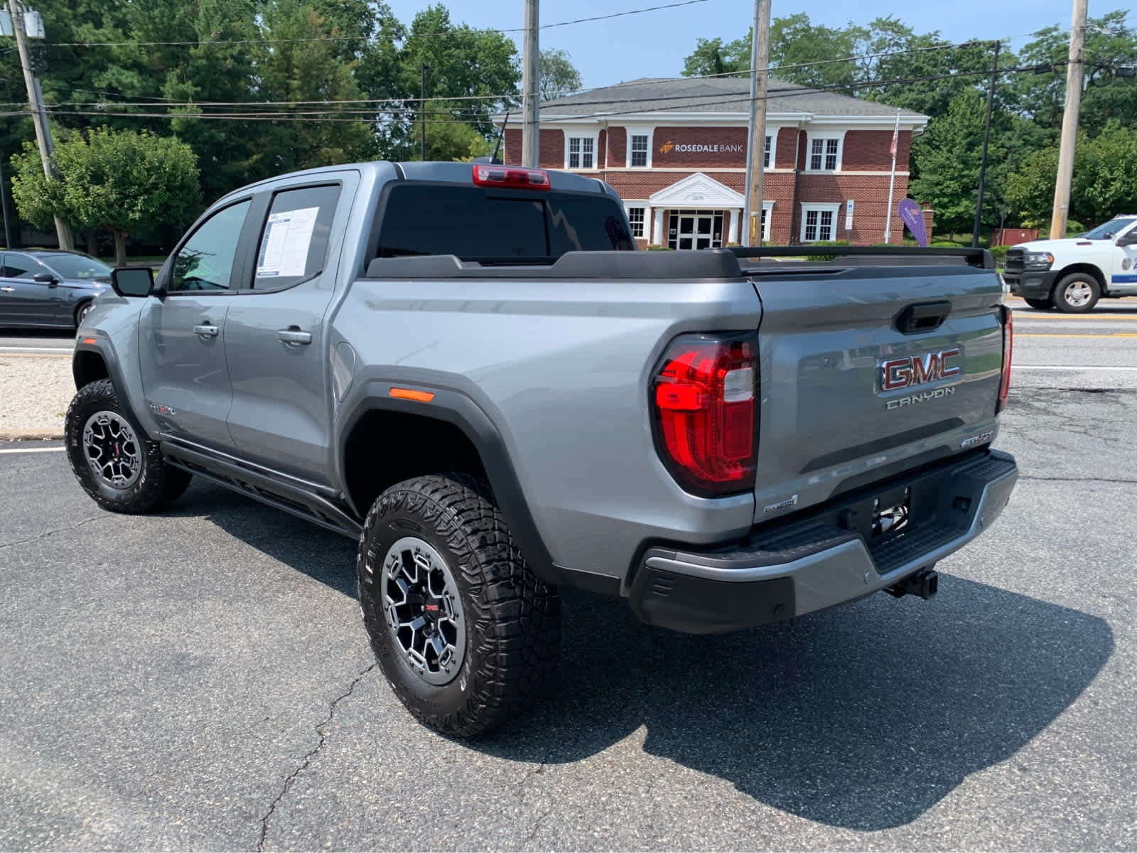 Used 2023 GMC Canyon AT4X w/ Edition 1 AWD/4WD image 4