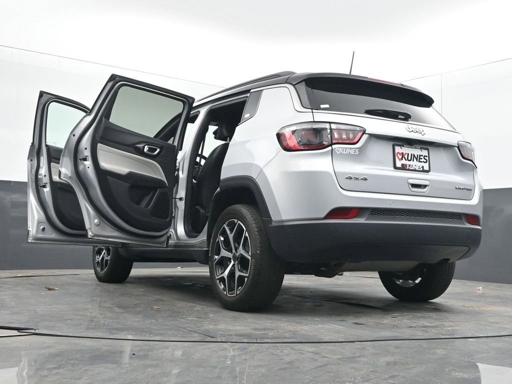 Used 2025 Jeep Compass Limited AWD/4WD image 74