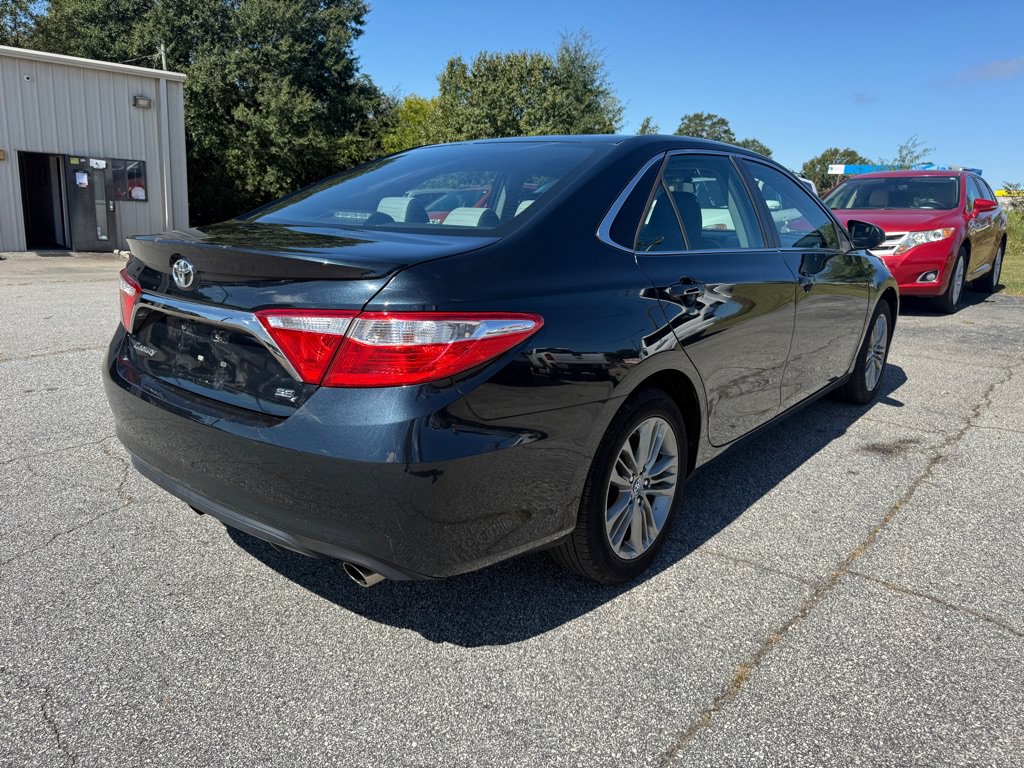 Used 2017 Toyota Camry SE FWD image 7