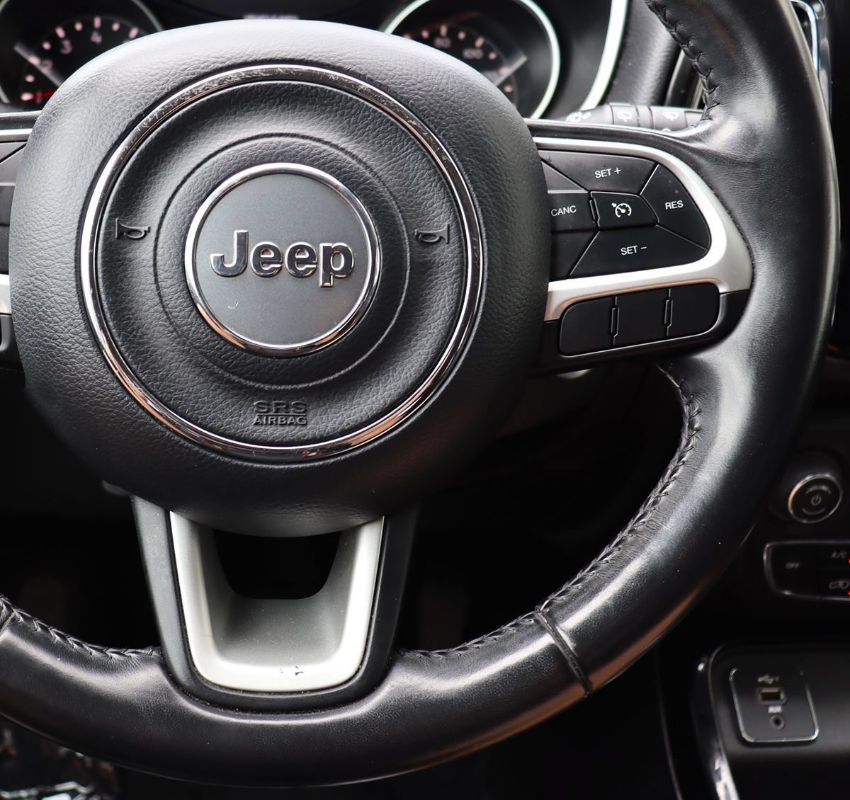 Used 2019 Jeep Compass Latitude FWD image 54