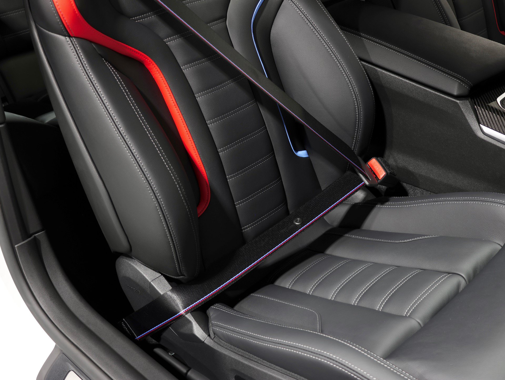 Used 2026 BMW M2 w/ Lighting Package RWD image 22