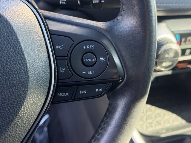 Used 2020 Toyota RAV4 XLE Premium FWD image 24