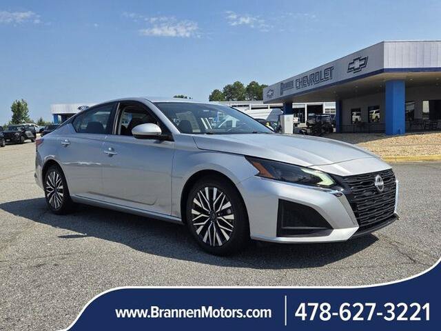 Used 2023 Nissan Altima 2.5 SV w/ SV Premium Package FWD image 1