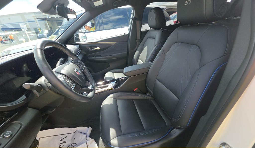 Used 2024 Buick Envista Sport Touring w/ Convenience I Package FWD image 7